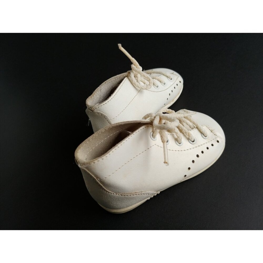 Vintage baby shoes size 3 by La Parisette, 1950s White leather child or doll - Picture 8 of 10